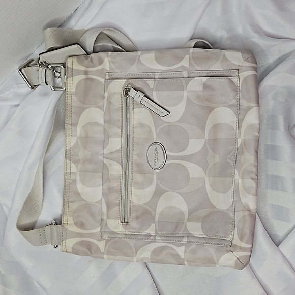 Coach Handbags - COACH GETAWAY CREME/ GRAY SATEEN SIGNATURE CROSSBODY TRAVEL FILE BAG